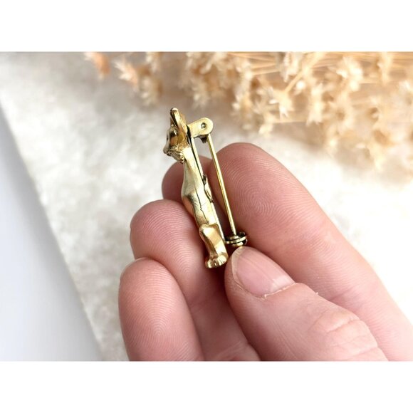Sassy Art Deco Cat Gold Toned Matte Costume Jewelry Brooch | Lapel Pin - Picture 4 of 10